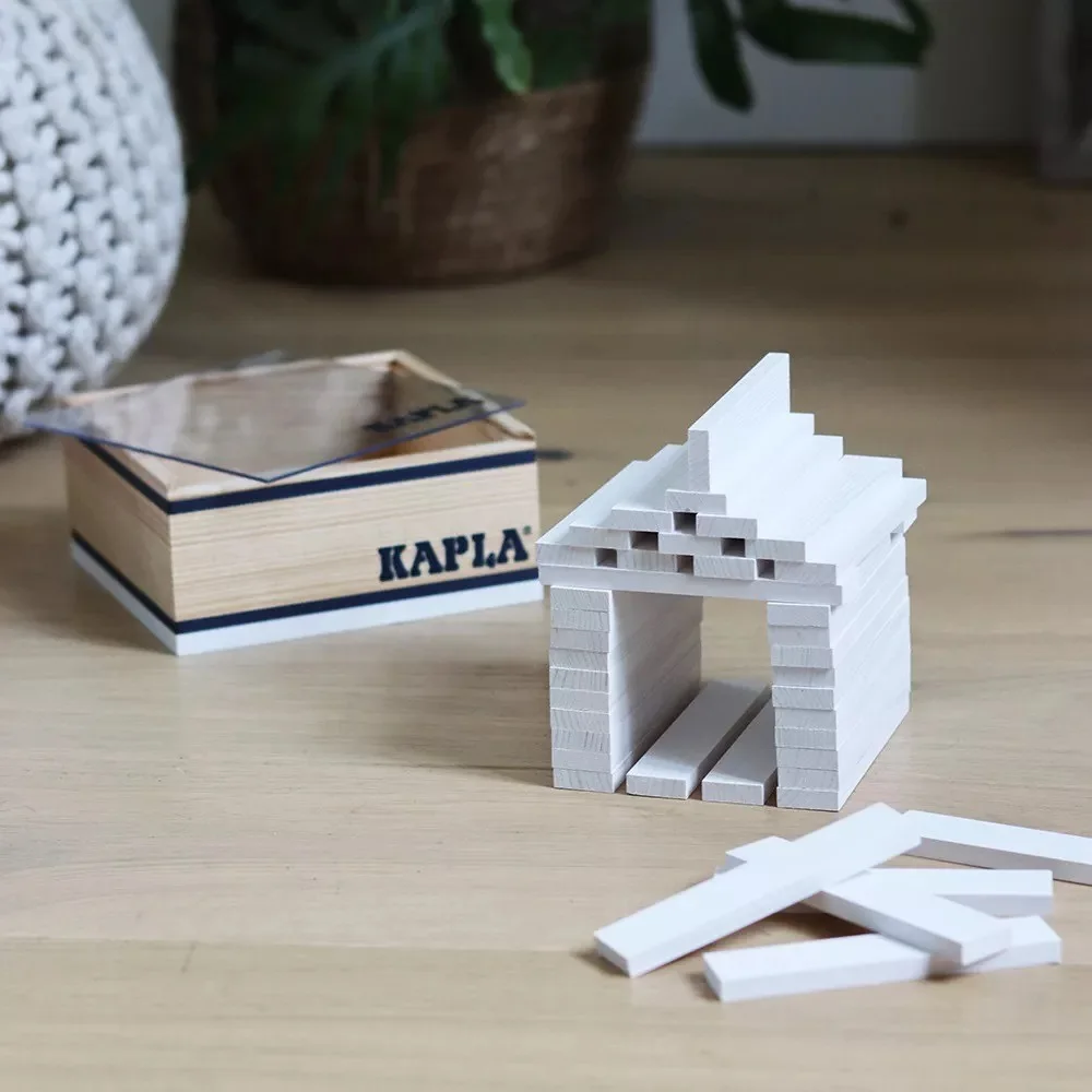 KAPLA&reg; 40 бели планки в дървена кутия