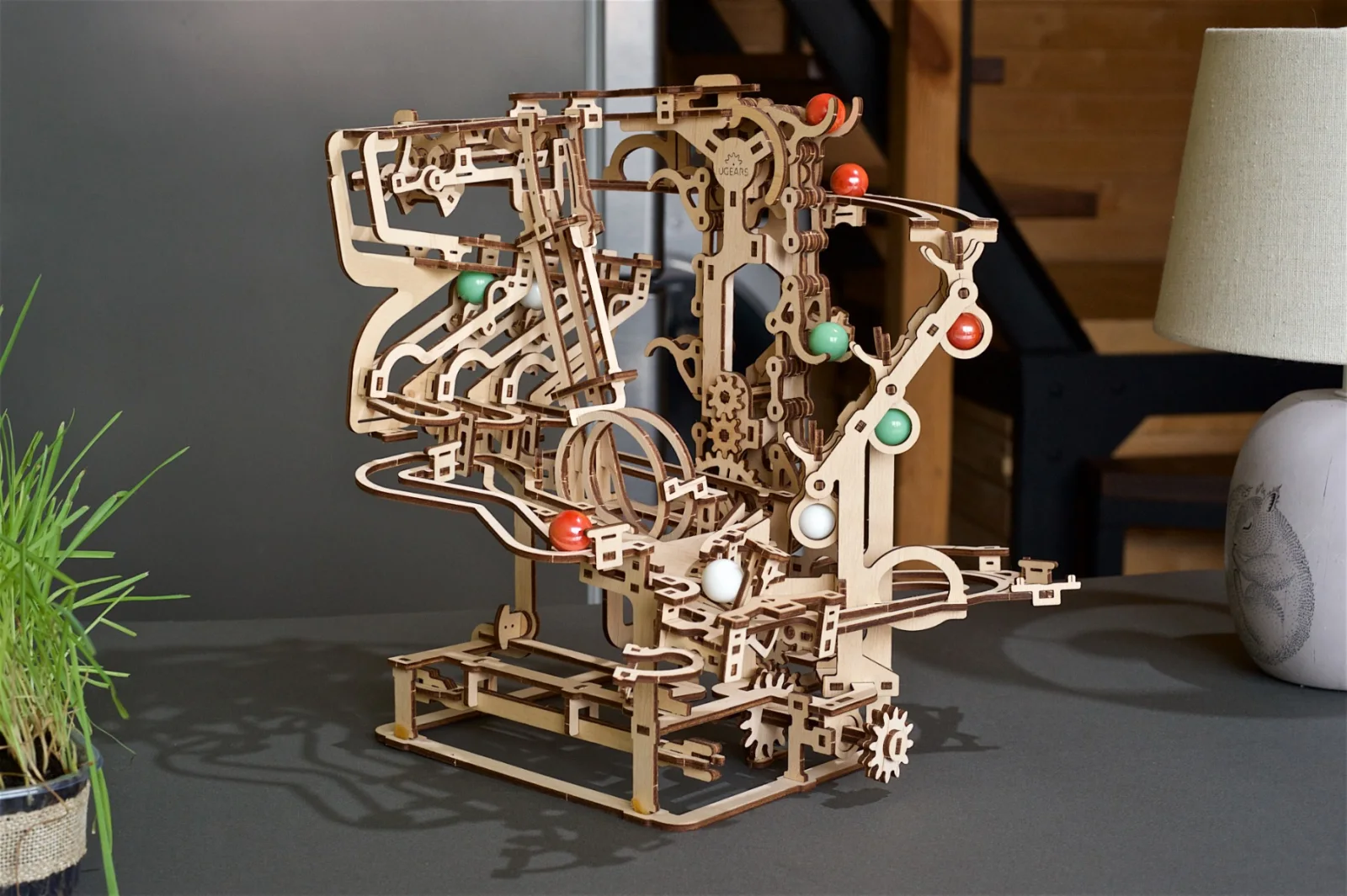 Ugears Marble Run Chain Hoist - Писта Верижен подемник за мраморни топчета