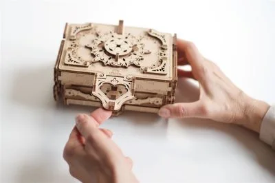 Ugears Антикварна Кутия-3Д пъзел-Дърво&nbsp;- 70089