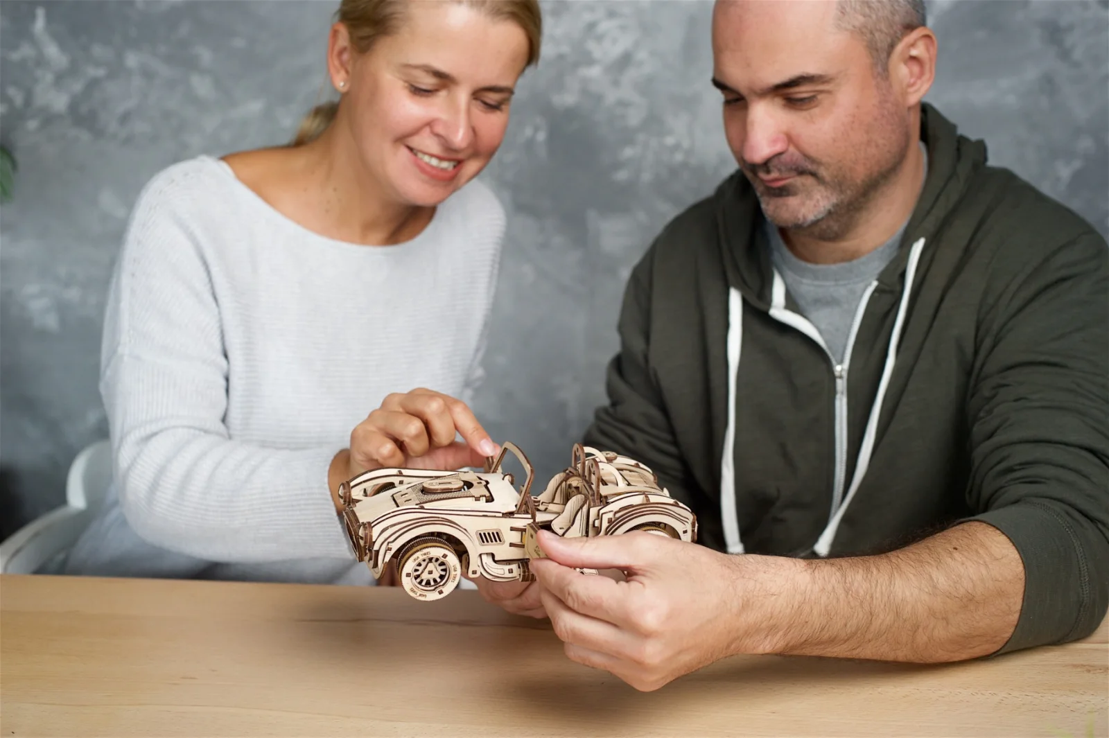 Ugears Дрифт Болид  Cobra - 3Д дървен  механичен модел-70161