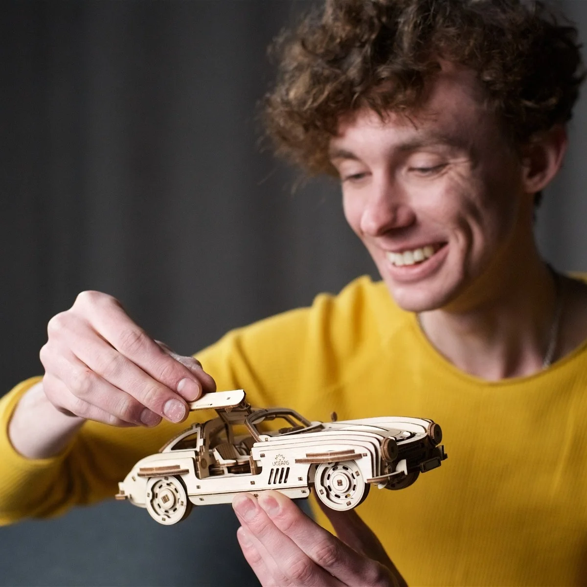 Ugears Winged Sports Coupe-Състезателен автомобил-3Д дървен механичен модел-70192