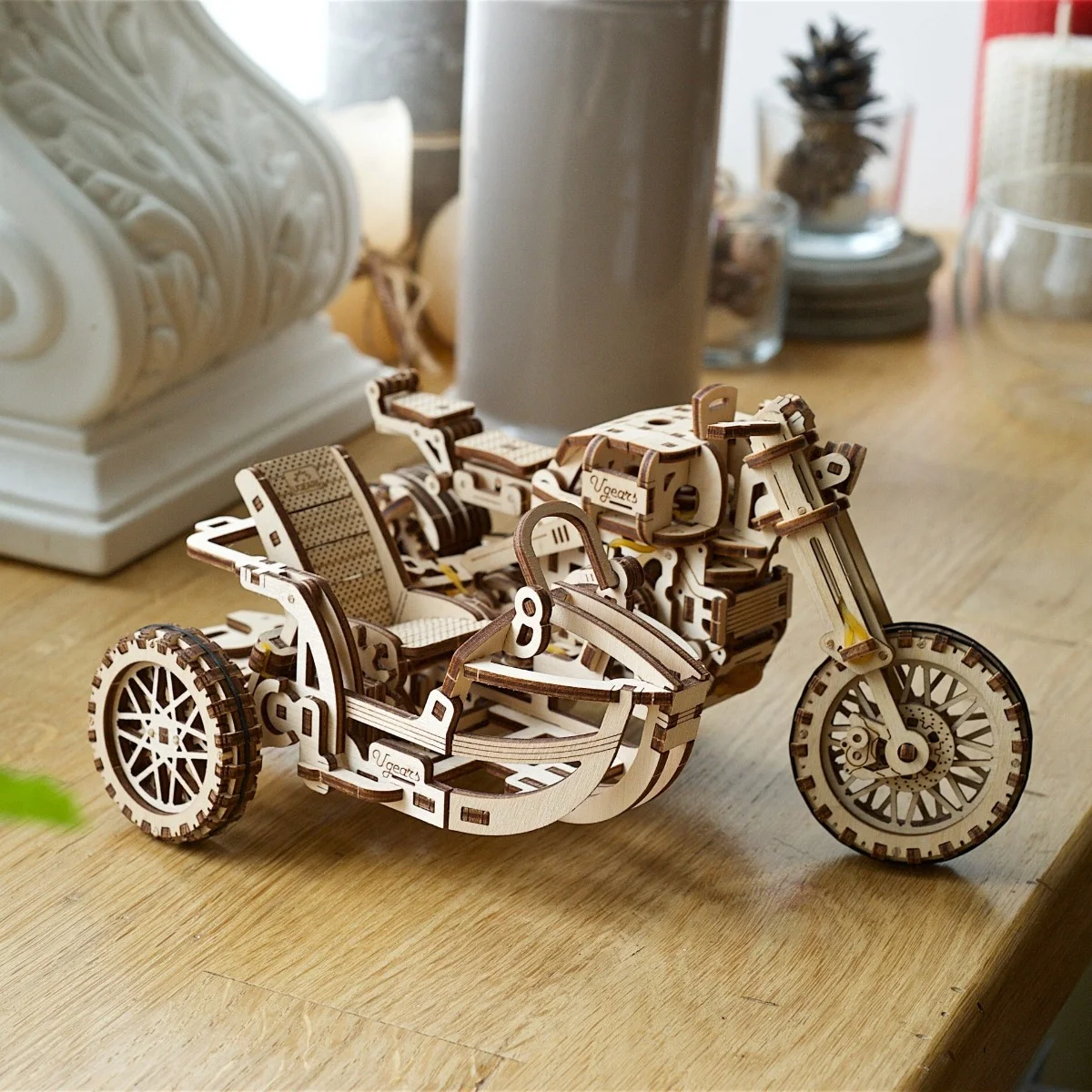 Ugears Scrambler UGR-10-Мотоциклет с кош– Механичен 3D дървен пъзел-70137