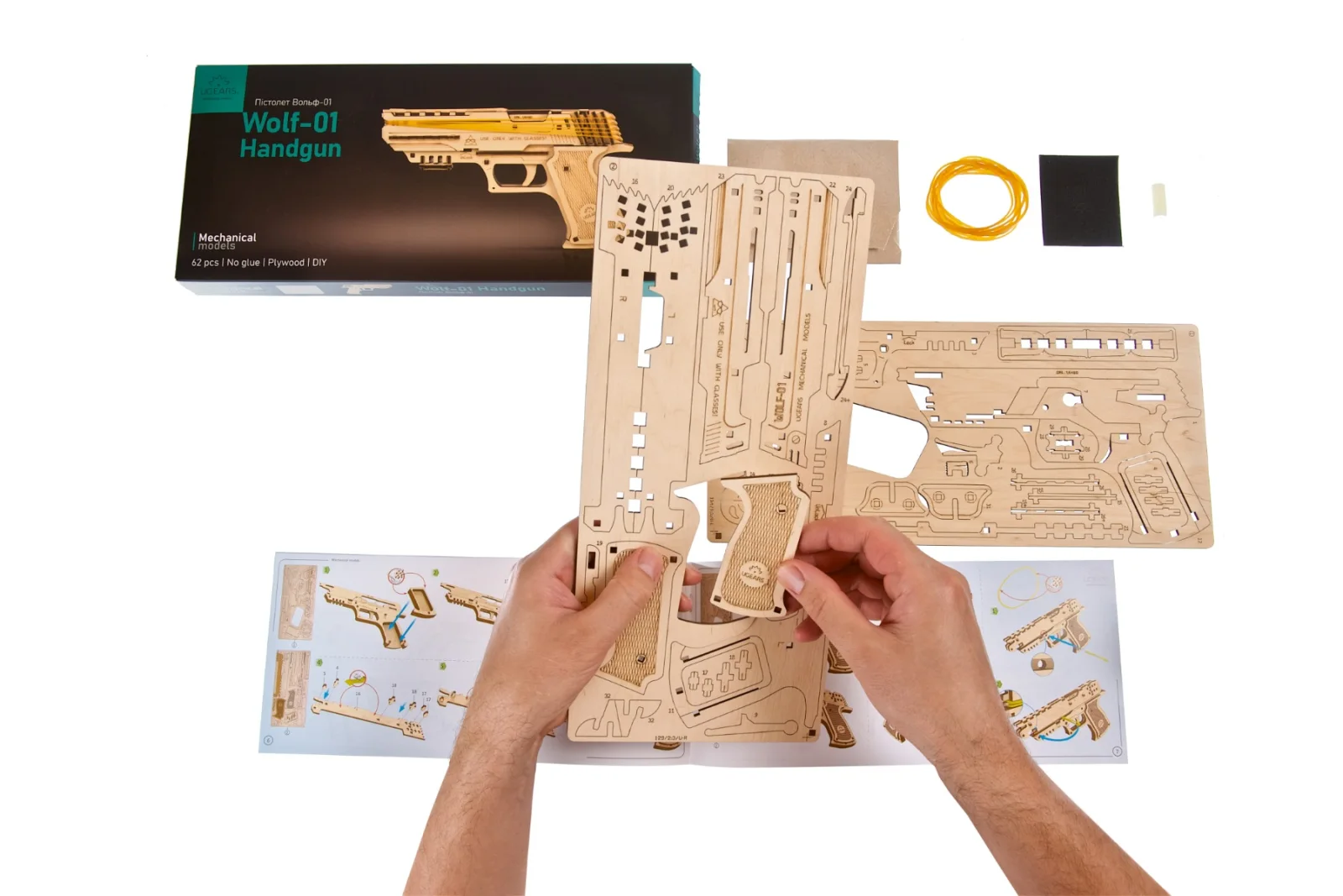 Ugears Пистолет Wolf-01-3Д модел-Дърво - 70047