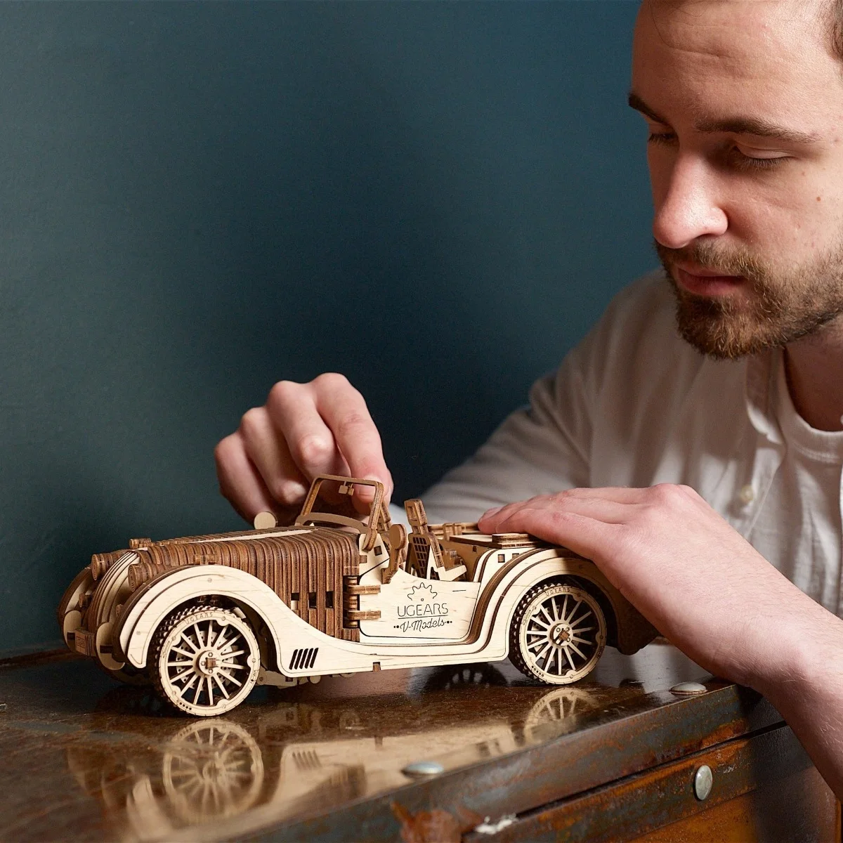 Ugears 3D Дървен пъзел Roadster VM-01 &ndash; Механичен автомобил - 70052
