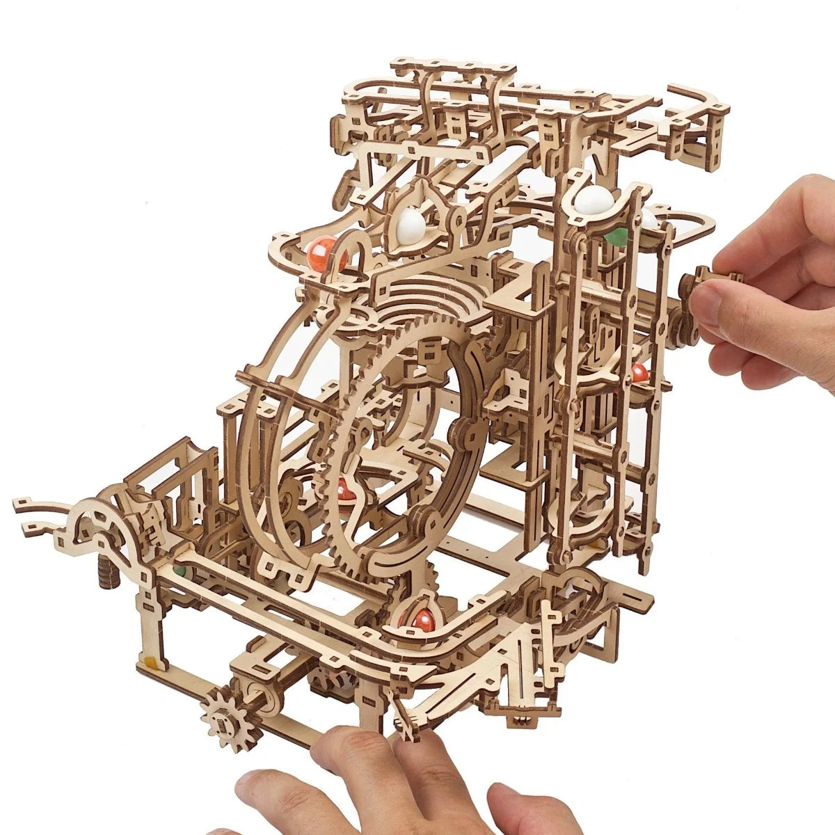 Ugears Marble Run Stepped Hoist&ndash; Писта с постъпателно задвижване -Механичен 3D дървен пъзел-70156